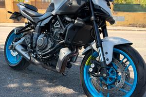 YAMAHA MT-07 2025 - Depotenziata A2 - Accessoriata