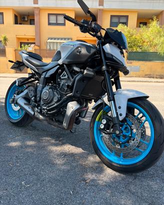 YAMAHA MT-07 2025 - Depotenziata A2 - Accessoriata
