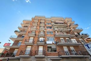 4 vani in palazzo signorile in centro libero