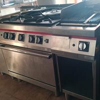 CUCINA INDUSTRIALE IN TRE BLOCCHI