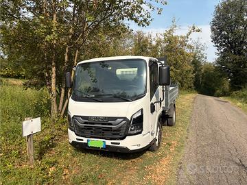 Isuzu M27