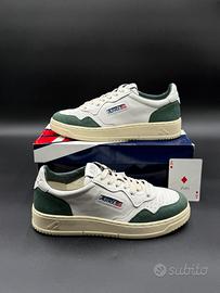Autry medalist low in pelle bianca, suede verde 40