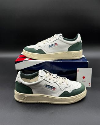 Autry medalist low in pelle bianca, suede verde 40