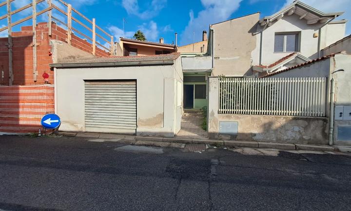 Casa singola con giardino anteriore