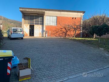 Capannone libero su 4 lati