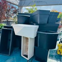 Vasi varie misure in resina-plastica grigio/marron