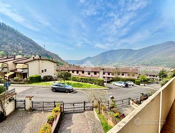 VILLA A SCHIERA A VILLA CARCINA