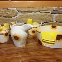 set per cena fredda in ceramica con girasoli 