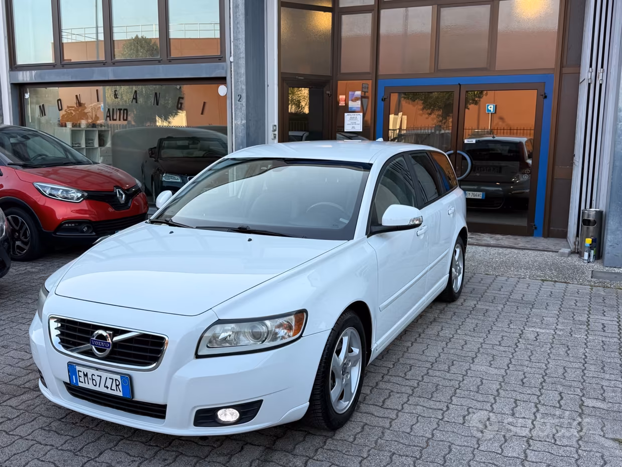 Volvo V50 1.6 D2 R-design cv114