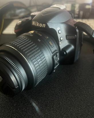 Nikon D3200 + 18 - 55 VR - meno di 500 scatti