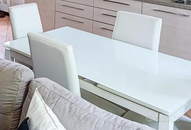 Tavolo in vetro con prolunga