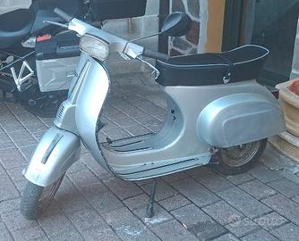Piaggio Vespa 50 Special 