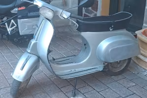 Piaggio Vespa 50 Special 