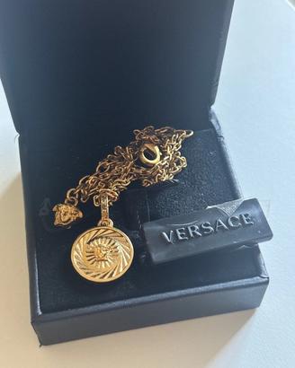 Versace collana medusa accessorio moda fashion