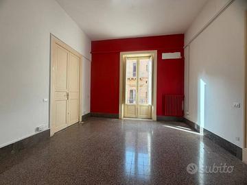 Immobile di 360 m² con più di 5 locali a Palermo