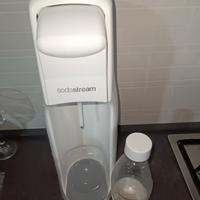 soda stream con bottiglia vuota 