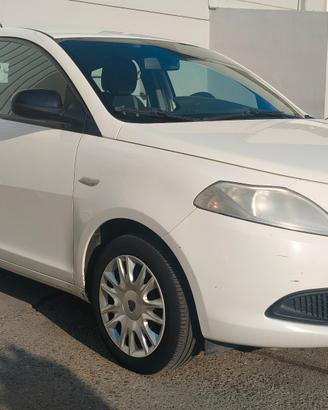 Lancia Ypsilon 1.2 benzina 69 CV CON GARANZIA