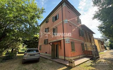 Casa indipendente con giardino