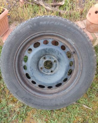 4 Cerchi auto invernali + gomme