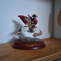 statuetta di Napoleone a cavallo