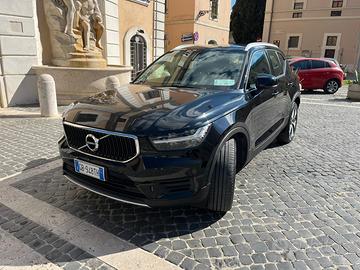 VOLVO XC40 D3 MOMENTUM GEARTRONIC