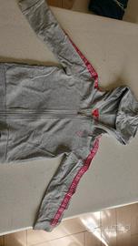 Felpa garzata marca Guess con cappuccio e taschine