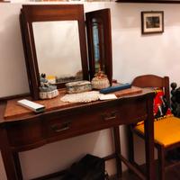 toeletta e comodino del 1900