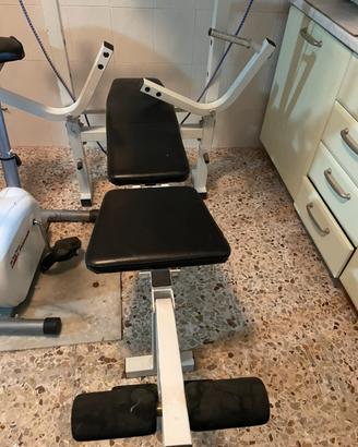 Panca combinata pe allenamento