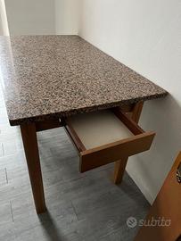 Tavolo legno con piano in granito