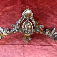 Fregio intagliato in legno di noce