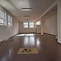 Negozio a Castellana Grotte, largo San Giuseppe 15