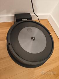 iRobot Roomba j7 lava e aspira 