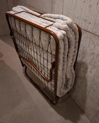 Letto pieghevole con materasso in lana