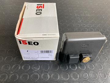 Elettroserratura per cancello iseo 5250 dx