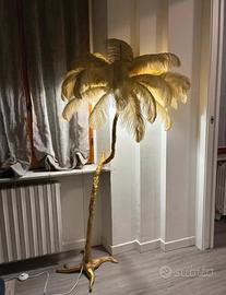 Lampada con piuma in struzzo