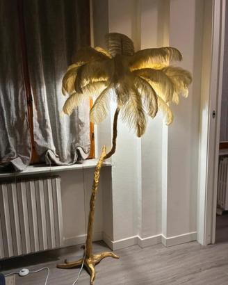 Lampada con piuma in struzzo