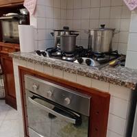 Frigorifero congelatore e Cucina a gas