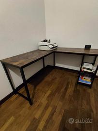 Scrivania ad angolo effetto rustico