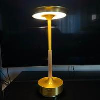 Lampada da tavolo a LED - nuova con scatola