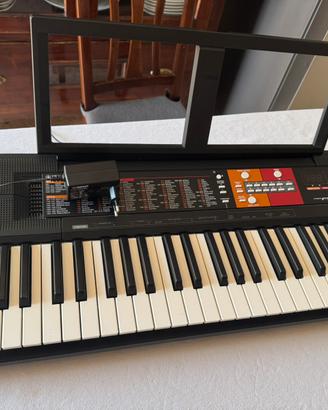 Pianola Yamaha mod. PSR-F51