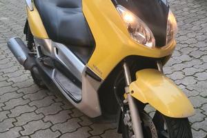 YAMAHA X MAX 250