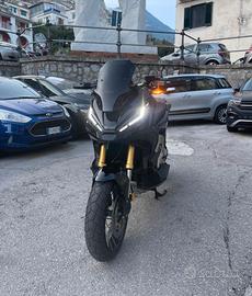 HONDA X ADV 750 SENZA SINISTRI