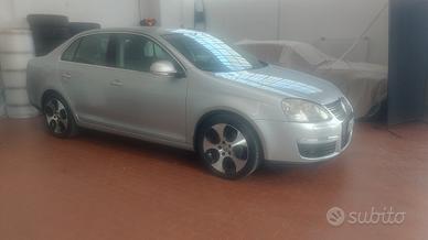 Volkswagen jetta 2.0 fsi sportline