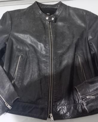 Giubbotto in pelle da donna marca Mango