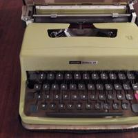 Macchina da scrivere Olivetti
