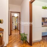 Signorile soluzione con giardino, ampia locale con