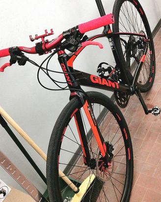 Mtb Gravel Giant fastroad super accessoriata 