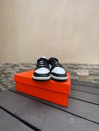 Nike dunk low Bianca/ nera
