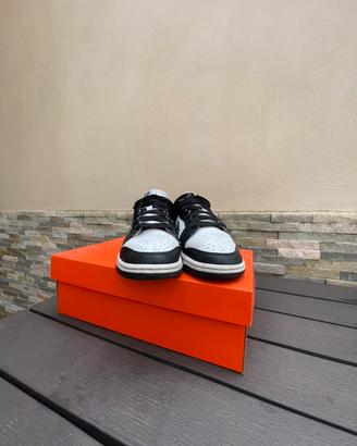 Nike dunk low Bianca/ nera