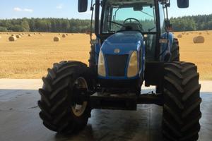 TRATTORE NEW HOLLAND TL90 A